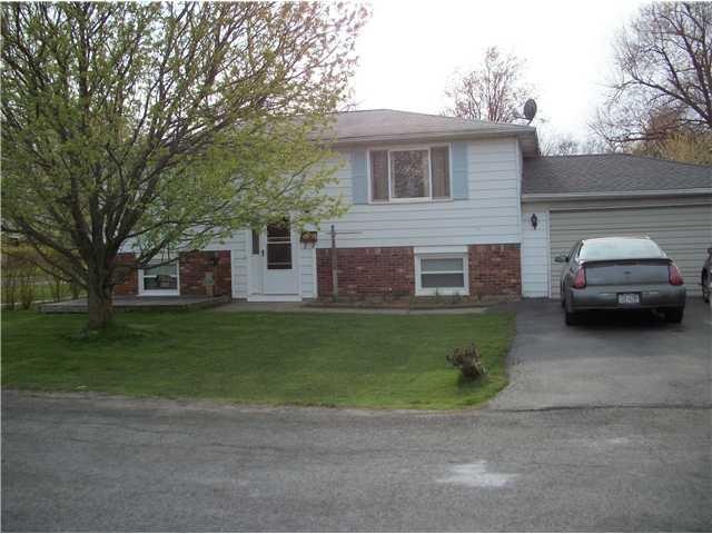 888 Revere Ave, North Tonawanda, NY 14120 - photo 1