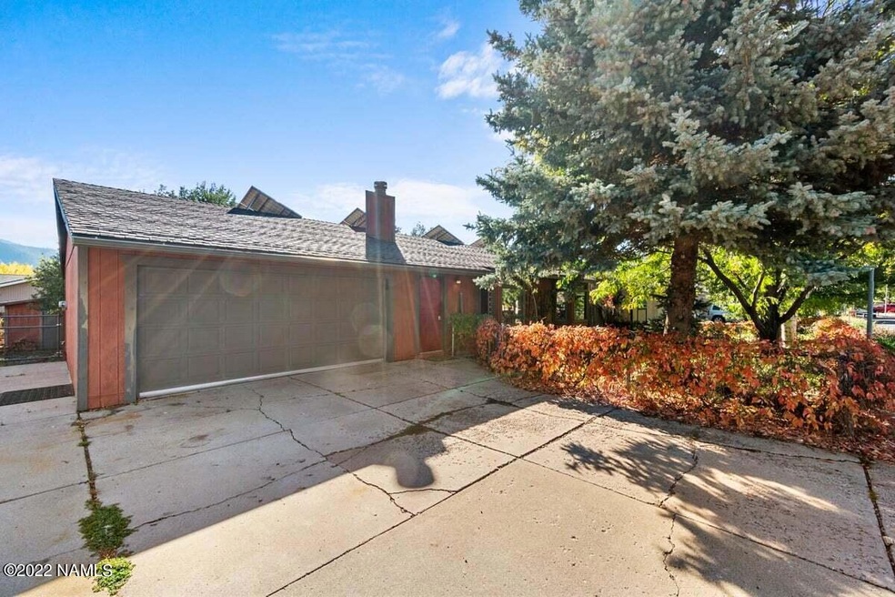 Front of Home _Garage