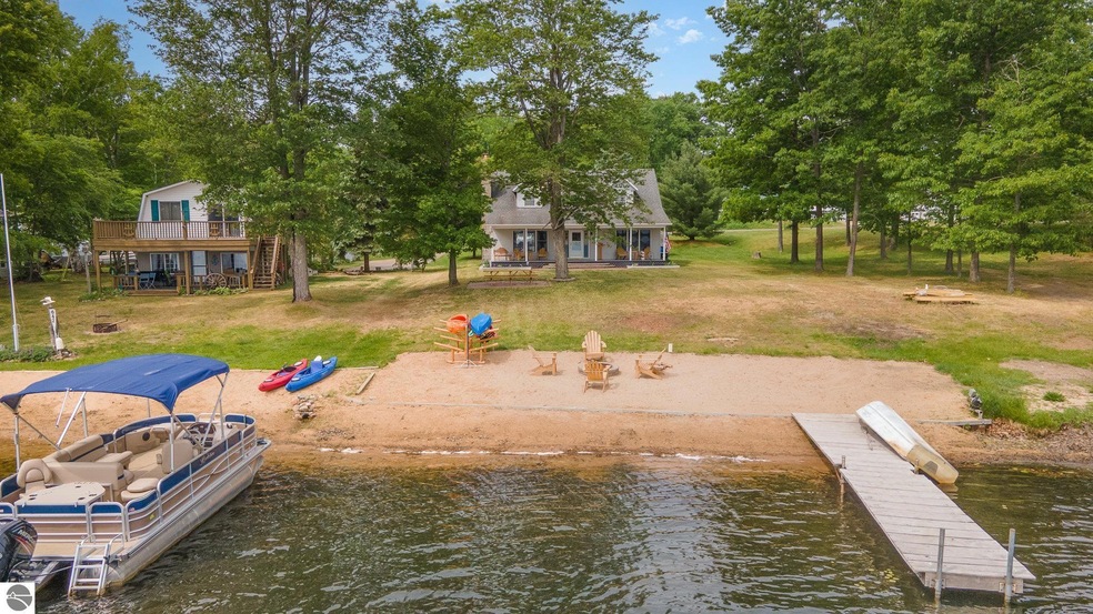 644 N Lakeview Dr, Hale, MI 48739 - photo 1