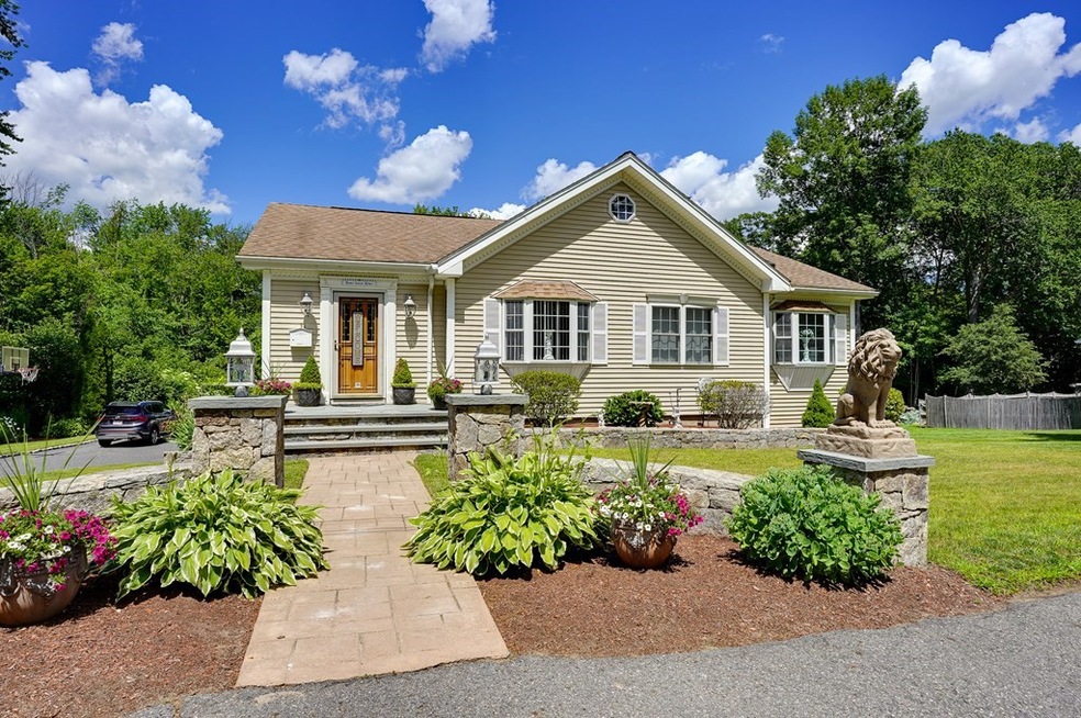 31 Maple St, Hudson, MA 01749 - photo 1