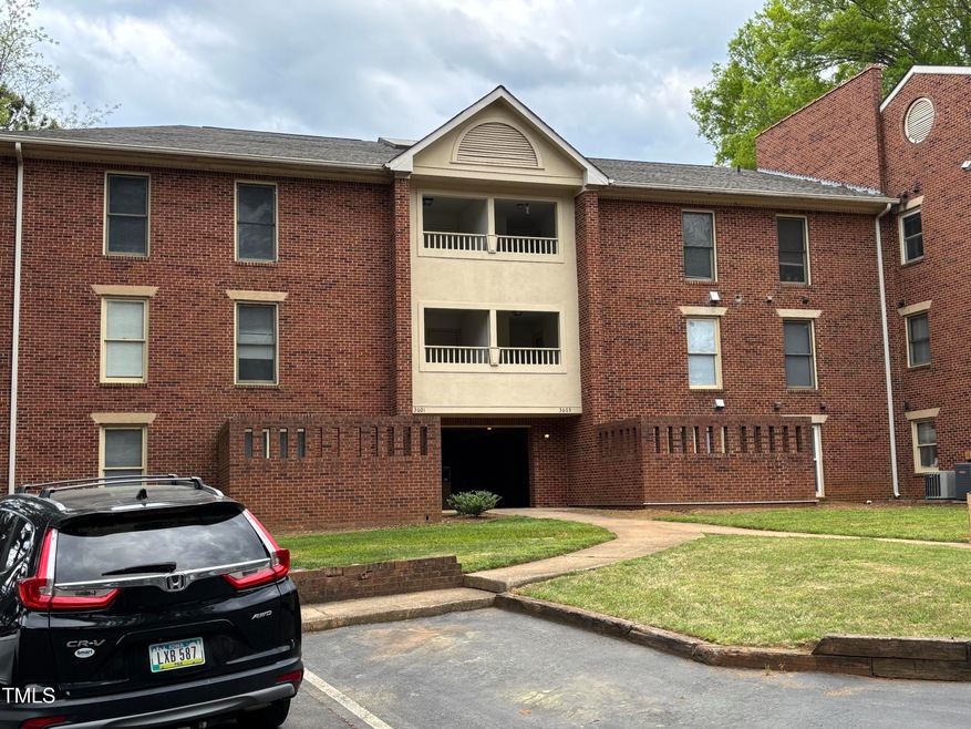 3601 Helix Ct unit 301, Raleigh, NC 27606 - photo 1