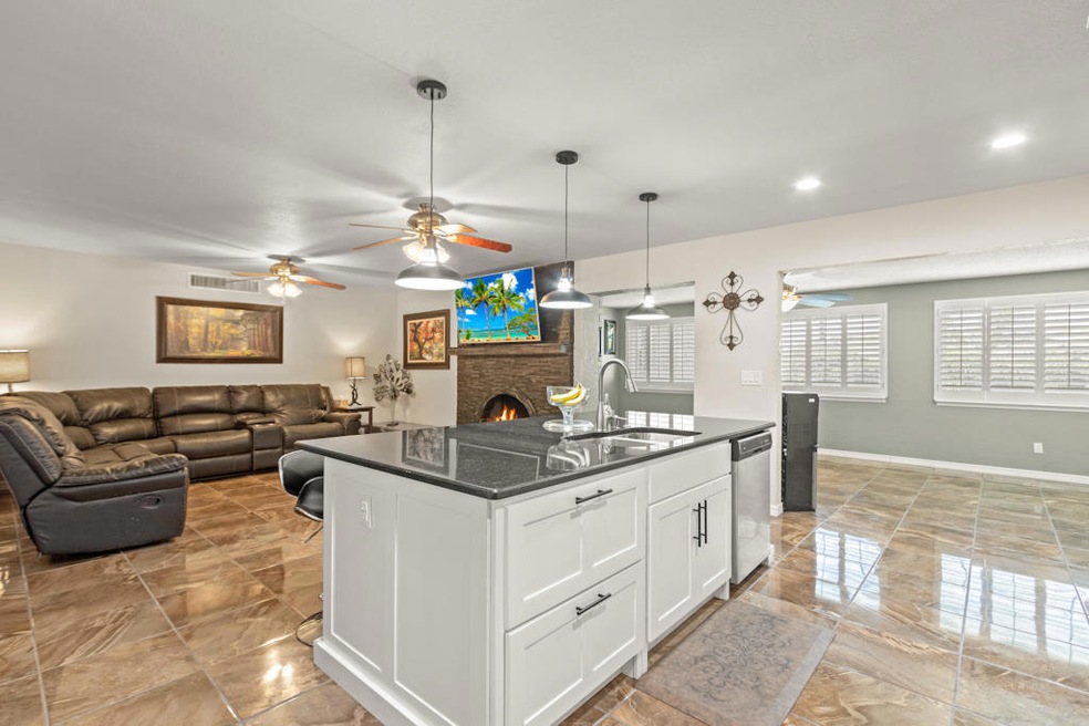 10625 Vista Lomas Dr, El Paso, TX 79935 - photo 1