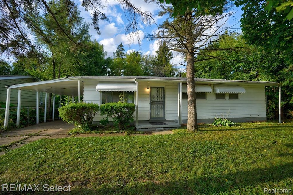 2232 Douglas Joel Dr, Flint, MI 48505 - photo 1