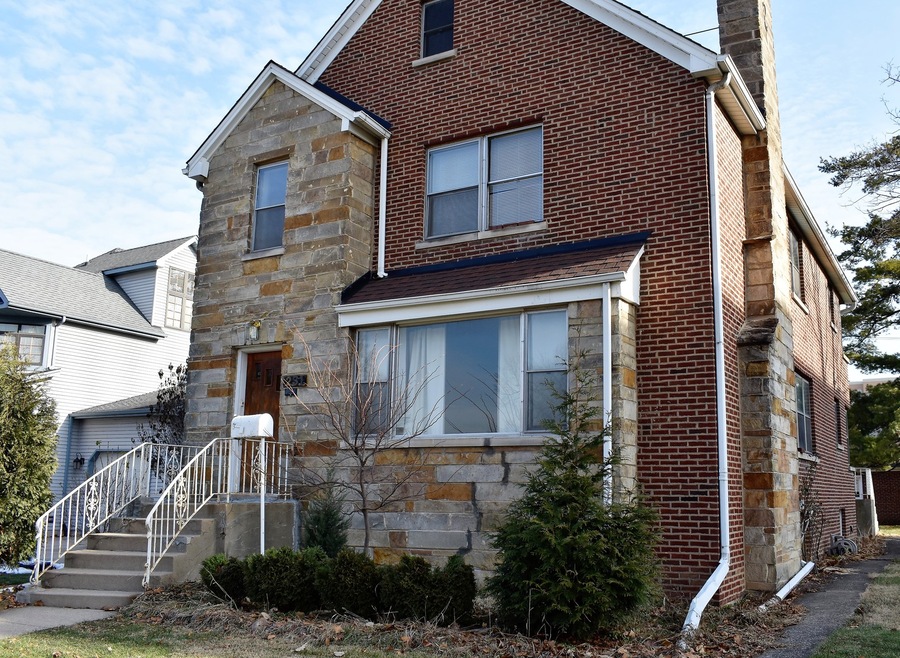 231 N Larch Ave, Elmhurst, IL 60126 - photo 1