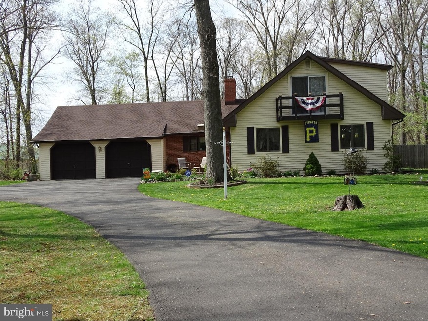 1812 Ziegler Rd, Pennsburg, PA 18073 - photo 1