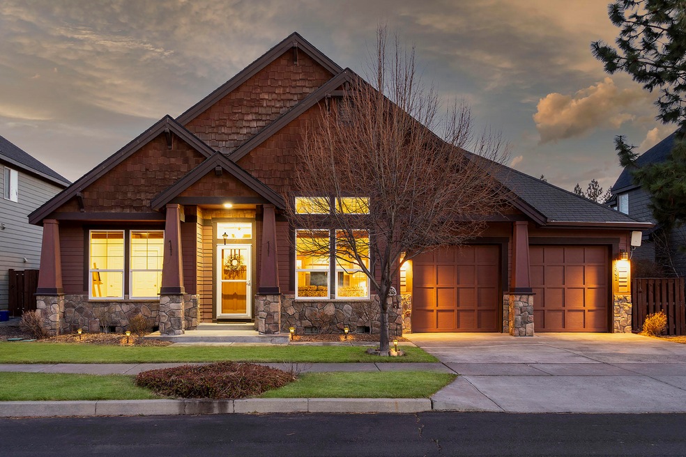 19541 Salmonberry Ct, Bend, OR 97702 - photo 1