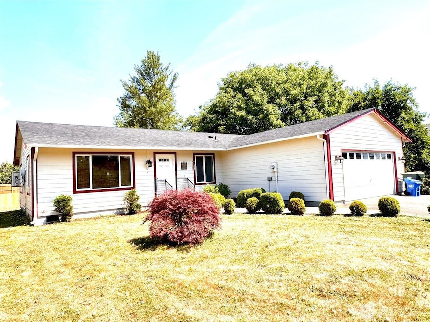 1258 SW Sylvenus St, Chehalis, WA 98532 - photo 1