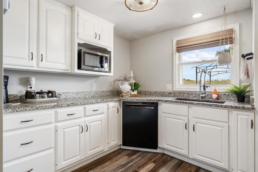 814 Rosamond Ave, New Haven, IN 46774 - photo 1