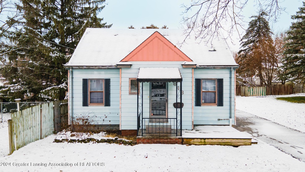 613 Denver Ave, Lansing, MI 48910 - photo 1