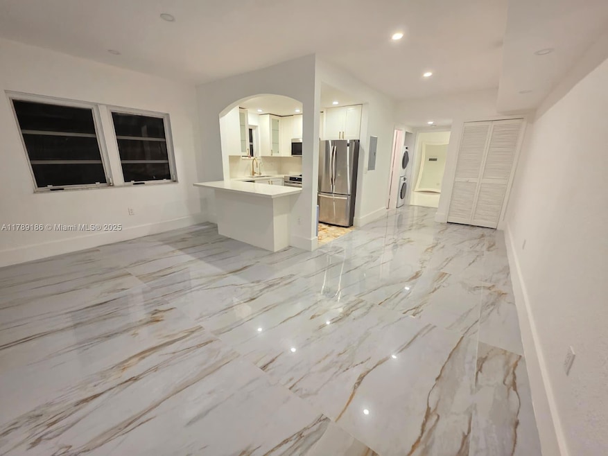 760 Euclid Ave unit 204, Miami Beach, FL 33139 - photo 1