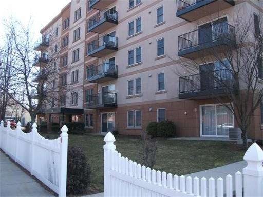 79 Waite St unit 11, Malden, MA 02148 - photo 1