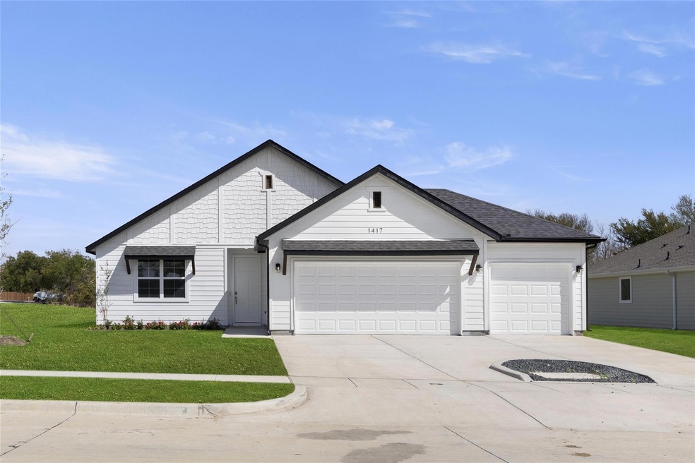 1417 Red Barn Rd, Gainesville, TX 76240 - photo 1