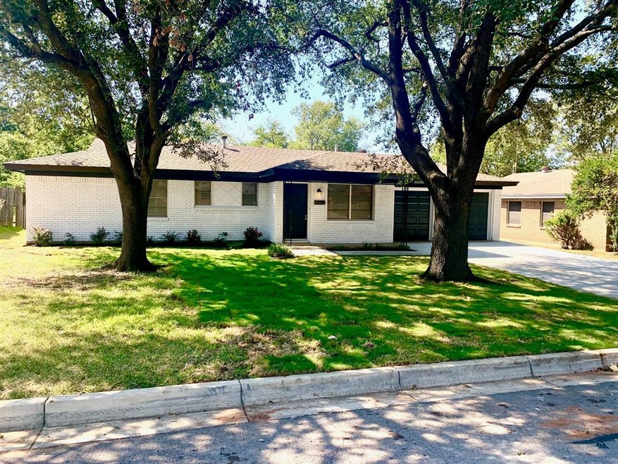 7824 Standley St, North Richland Hills, TX 76180 - photo 1