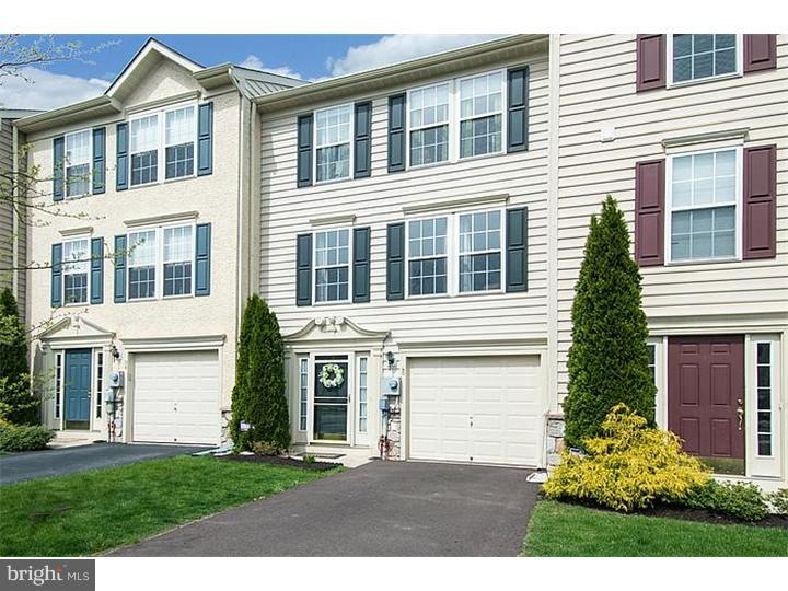 40 N Savanna Dr, Pottstown, PA 19465 - photo 1