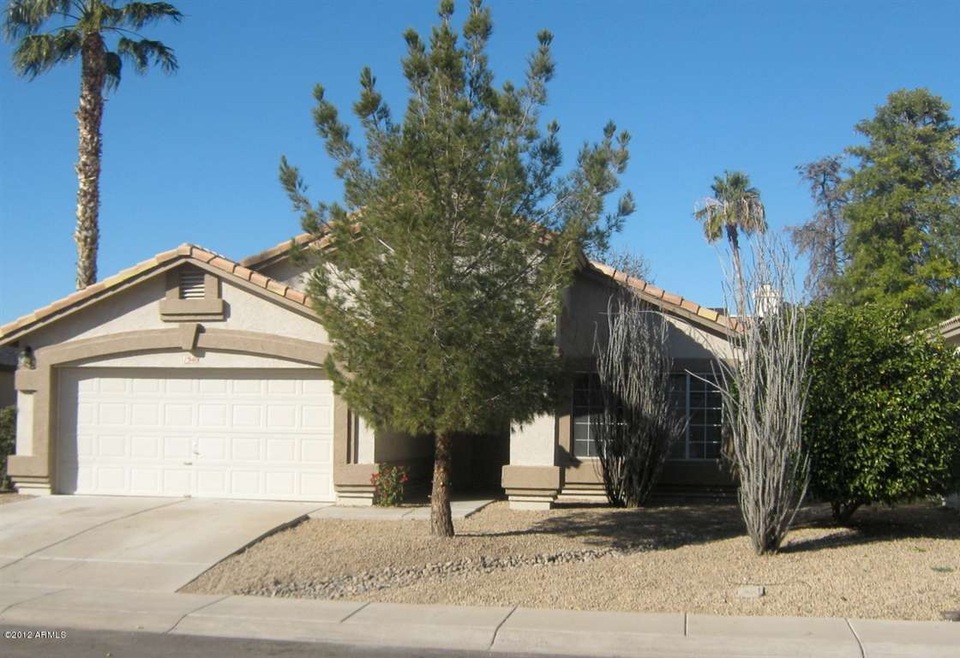 Front view of home