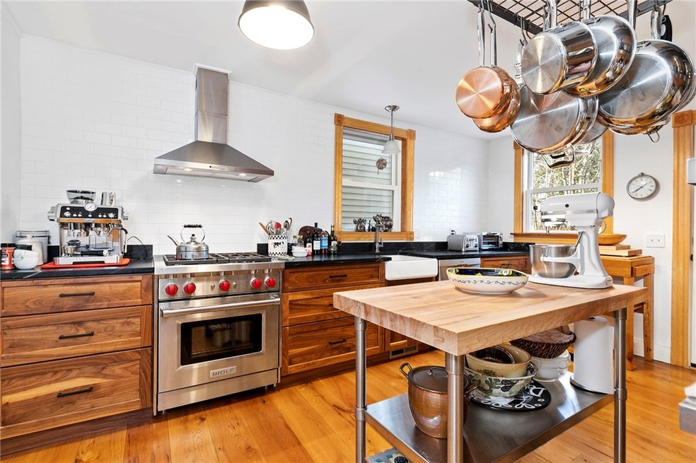 Stove does not convey, seller will replace before