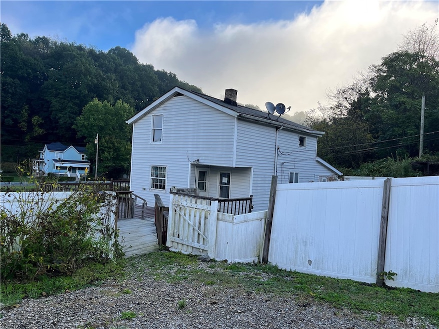 402.5 N 10th St, Apollo Boro, PA 15613 - photo 1