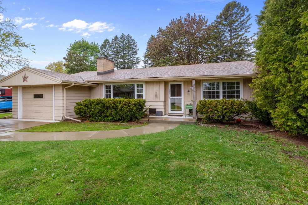 Desirable Sunnyside Area!