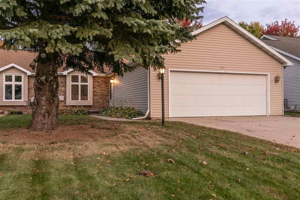 2340 N Cloudview Dr unit A, Appleton, WI 54914 - photo 1