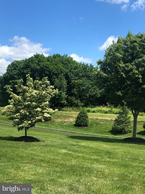 1047 Burgundy Cir, Pennsburg, PA 18073 - photo 1