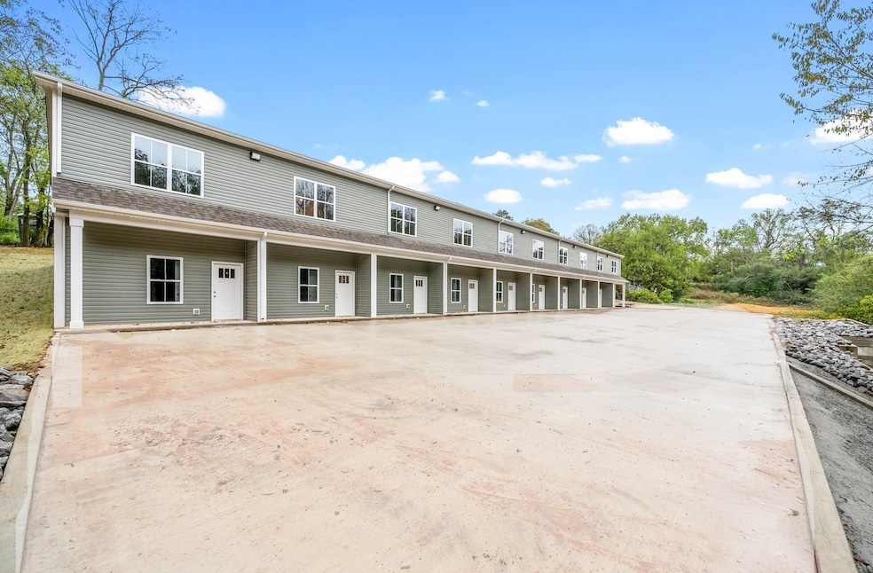 329 Cedar Ct, Clarksville, TN 37042 - photo 1