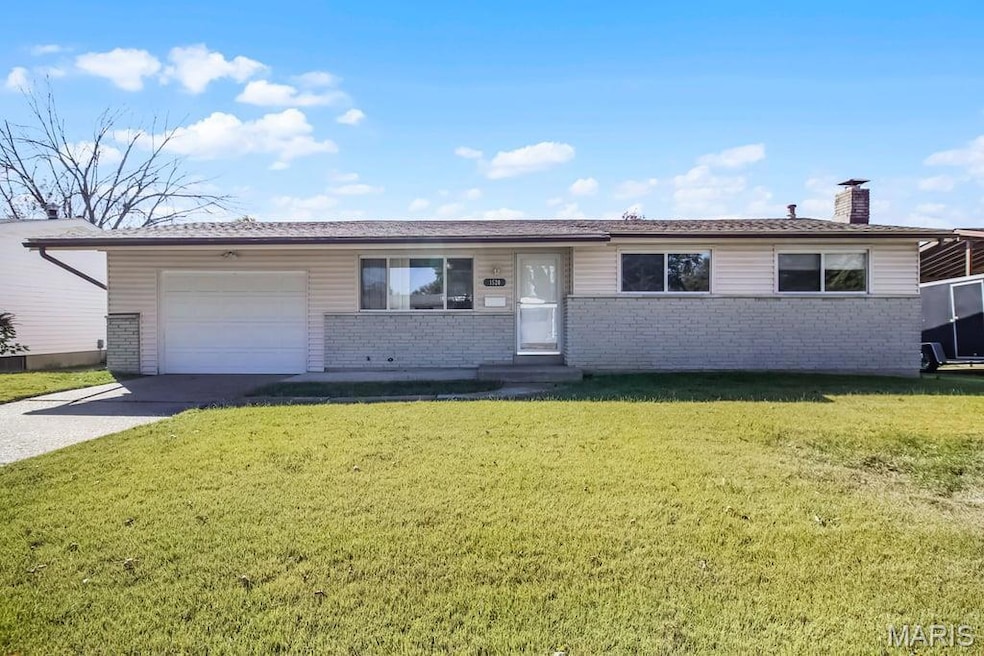 1520 Tahoe Dr, Florissant, MO 63031 - photo 1