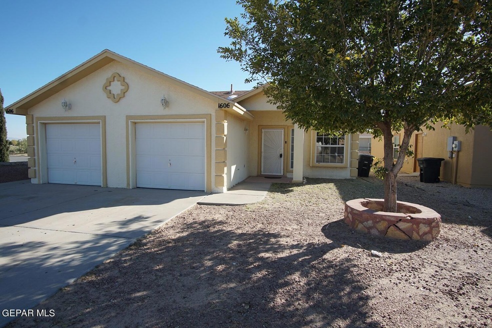 1606 Hartsdale Dr unit B, Horizon City, TX 79928 - photo 1