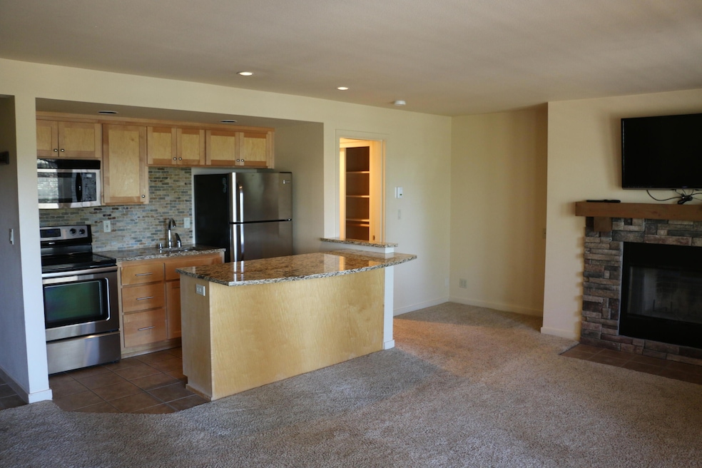 18575 SW Century Dr unit 221, Bend, OR 97702 - photo 1