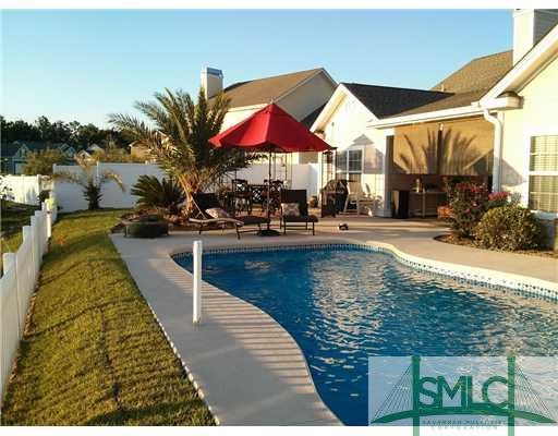 Swimming Pool/Hot Tub/Sauna. Pool overlooks Lagoon