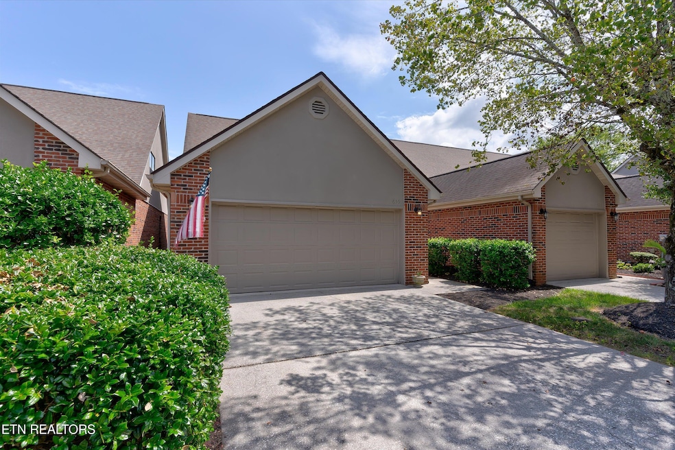 02-659 Farragut Commons Dr-2