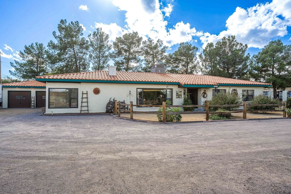 1100 Crossley Ln, Las Cruces, NM 88005 - photo 1