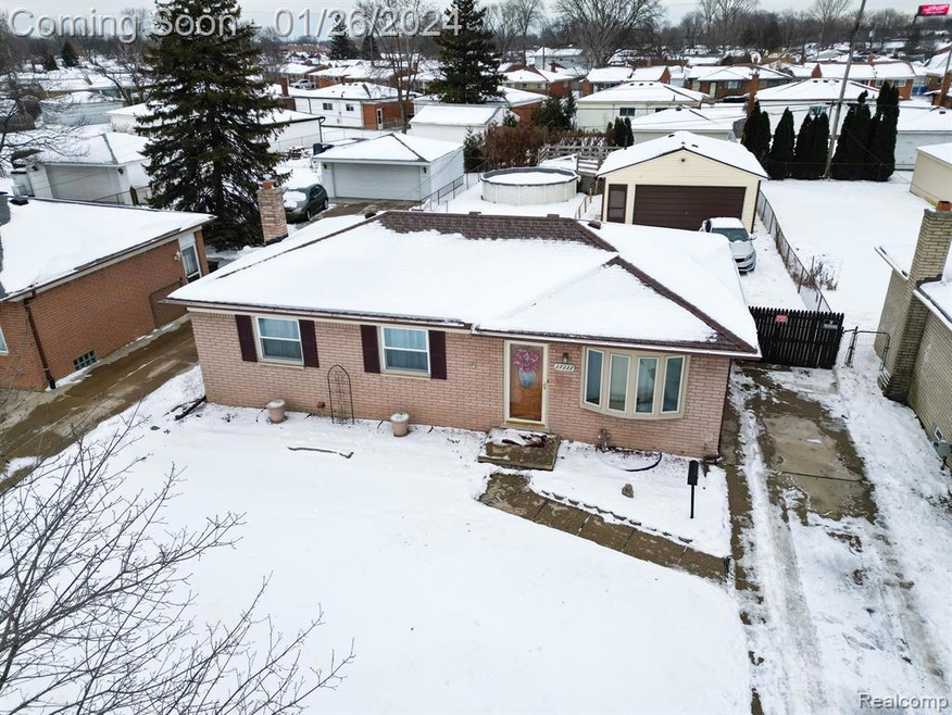 27222 Perry St, Roseville, MI 48066 - photo 1