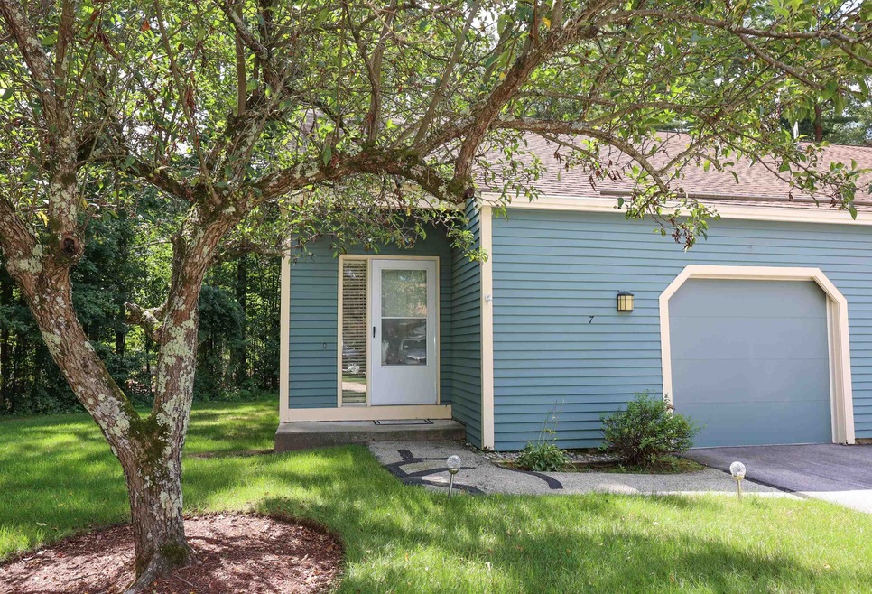 7 Indian Rock Rd, MerriMacK, NH 03054 - photo 1