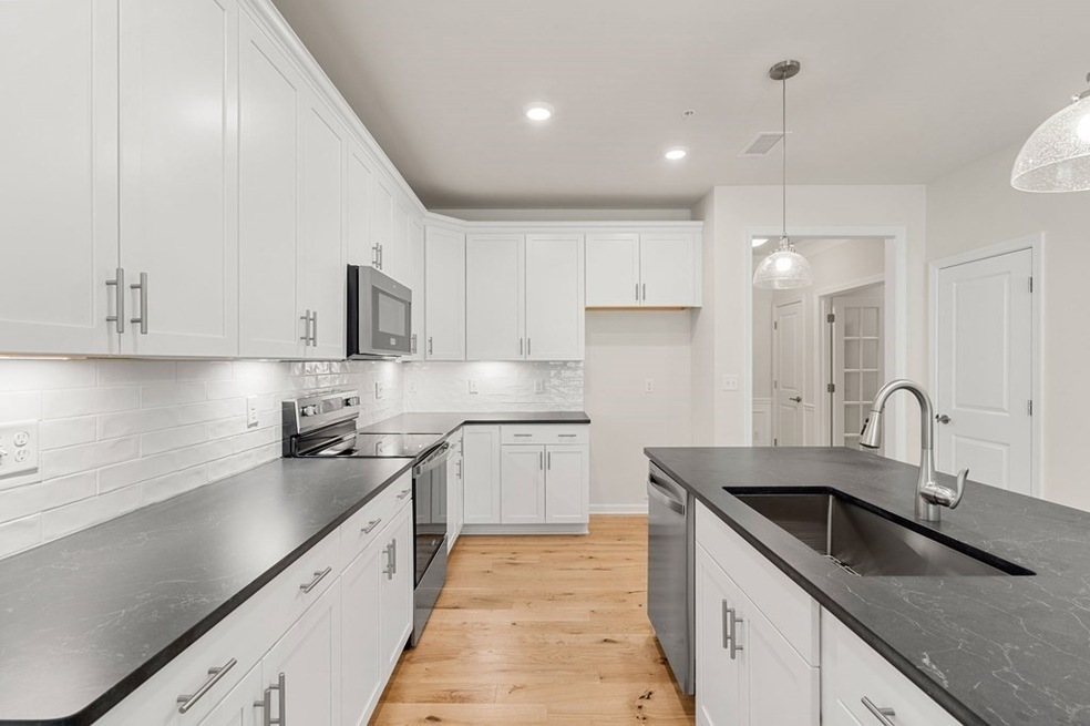 401 Emery Ln unit 103, Sudbury, MA 01776 - photo 1