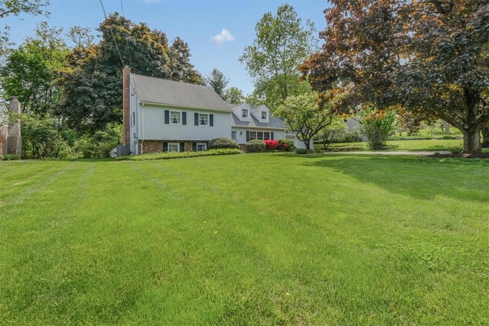 109 Williamsburg Ct, Newburgh, NY 12550 - photo 1