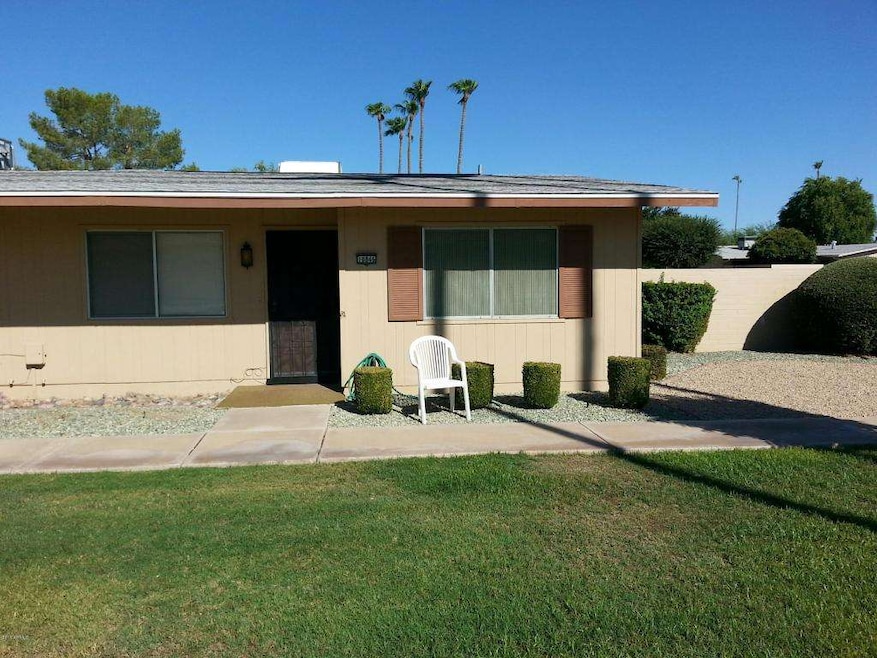 10846 W Santa fe Dr unit 48, Sun City, AZ 85351 - photo 1