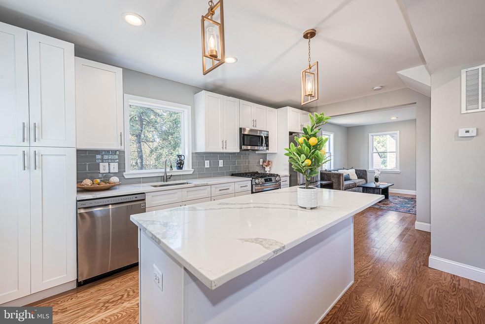 7002 York Rd, Baltimore, MD 21212 - photo 1