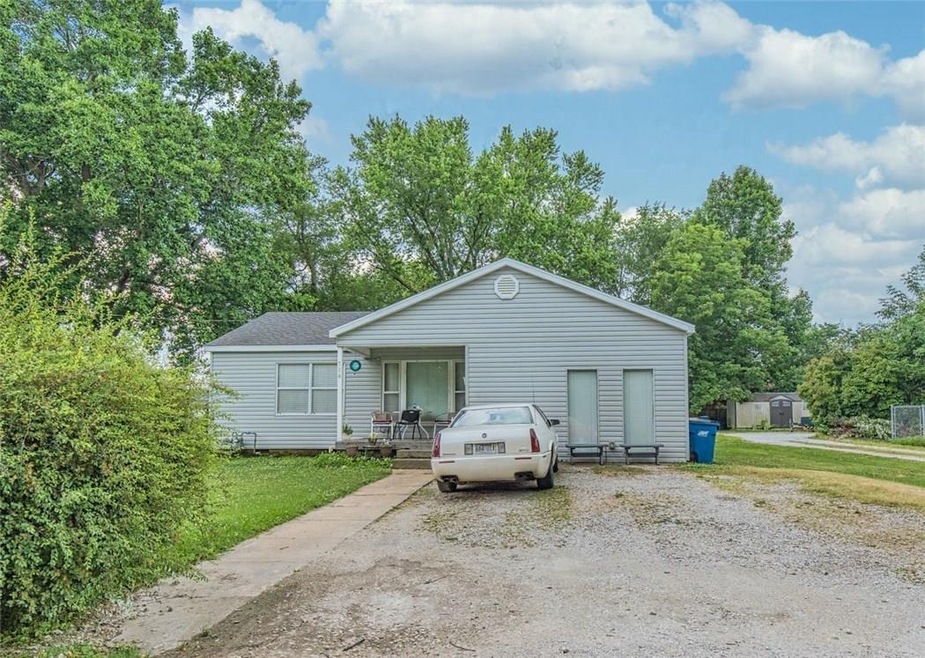 704 NW 10th St, Bentonville, AR 72712 - photo 1