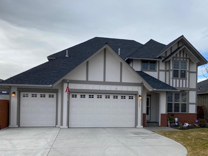 3063 NW 17th St, Redmond, OR 97756 - photo 1