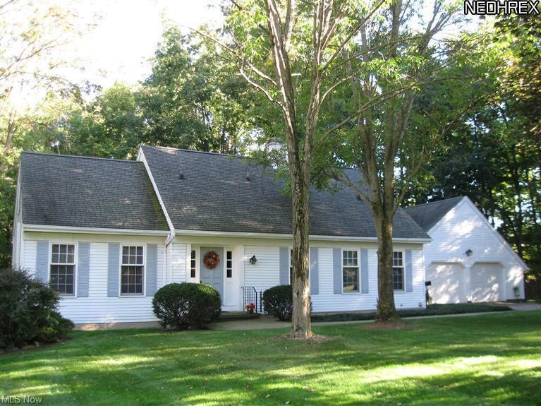 Welcome to 860 Lindenwood Lane in lovely, highly-regarded Forest Meadows, Medina, OH.