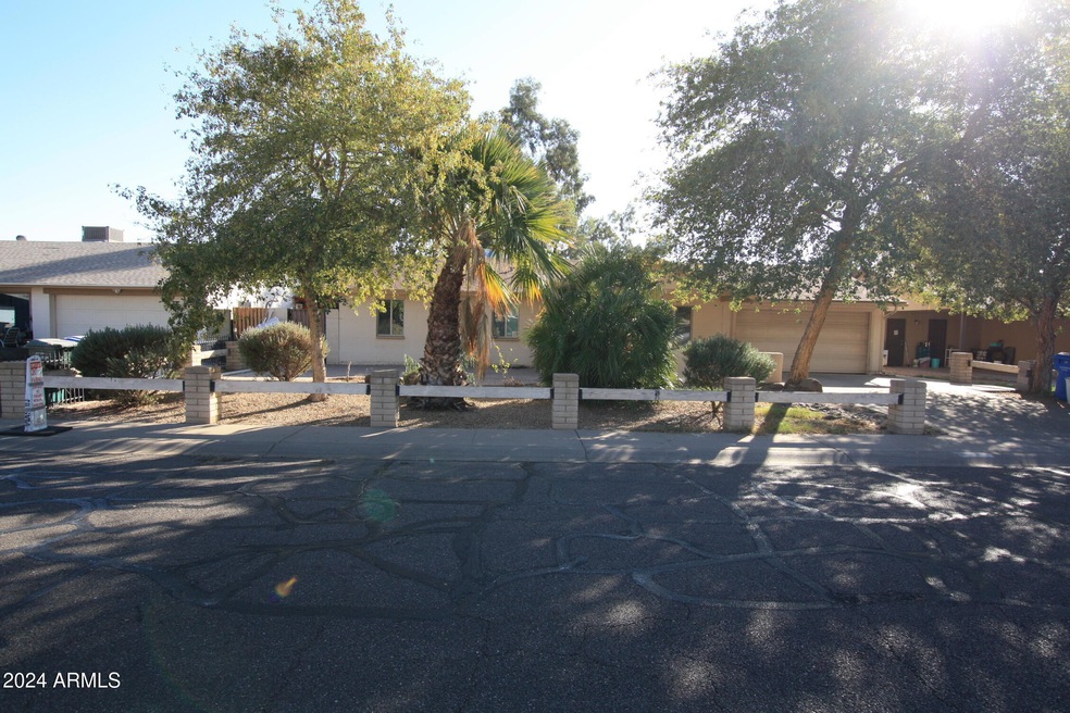 7549 W Devonshire Ave, Phoenix, AZ 85033 - photo 1
