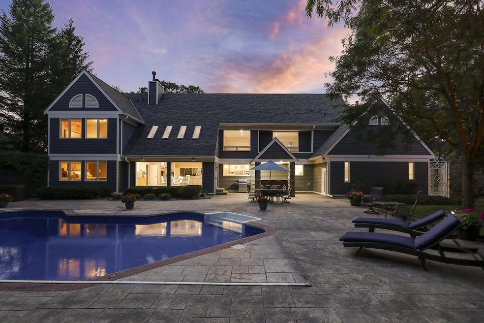 Sold $1,564,000