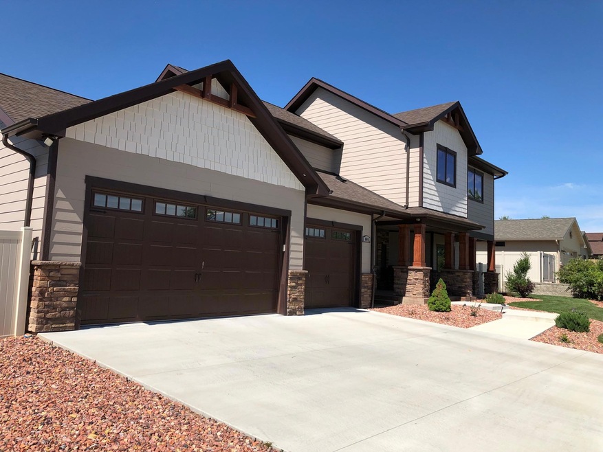 600 Mountain Shadows Blvd