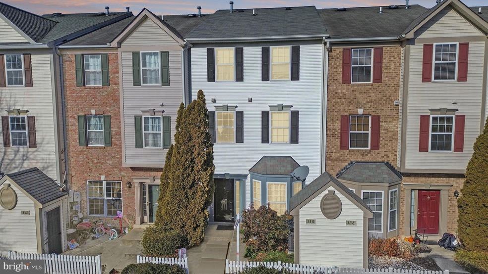 330 Roff Point Dr, Odenton, MD 21113 - photo 1