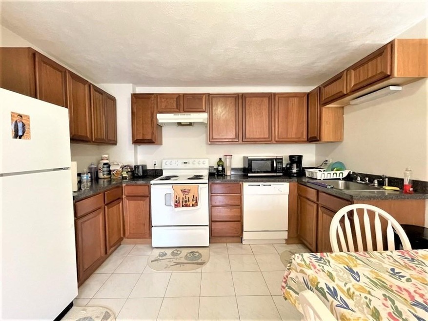 6 Mclean Place unit 4, Cambridge, MA 02140 - photo 1