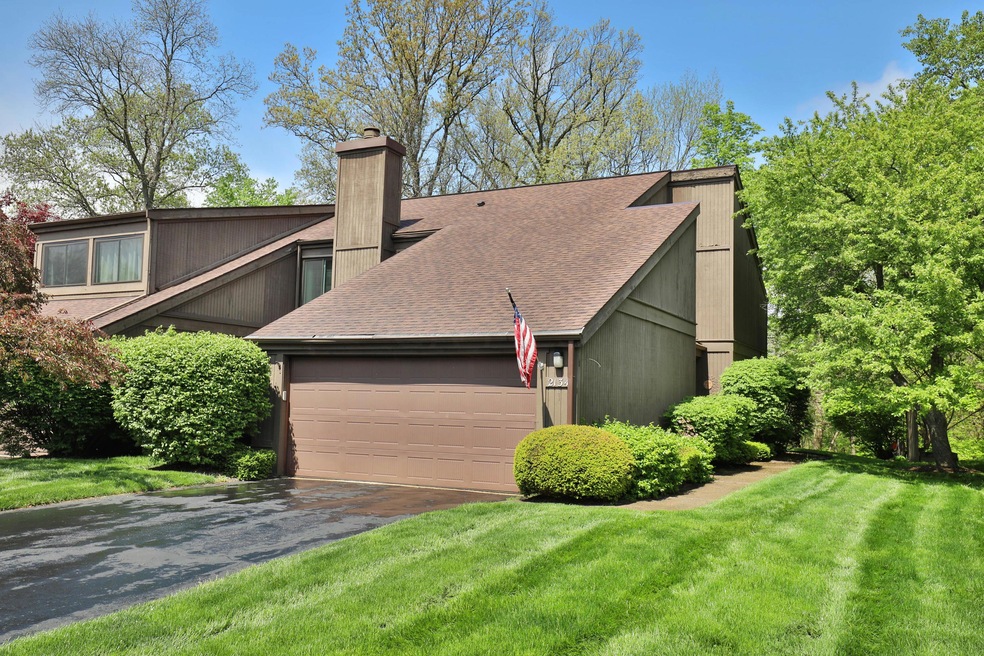 Welcome to 2134 Willowick Square