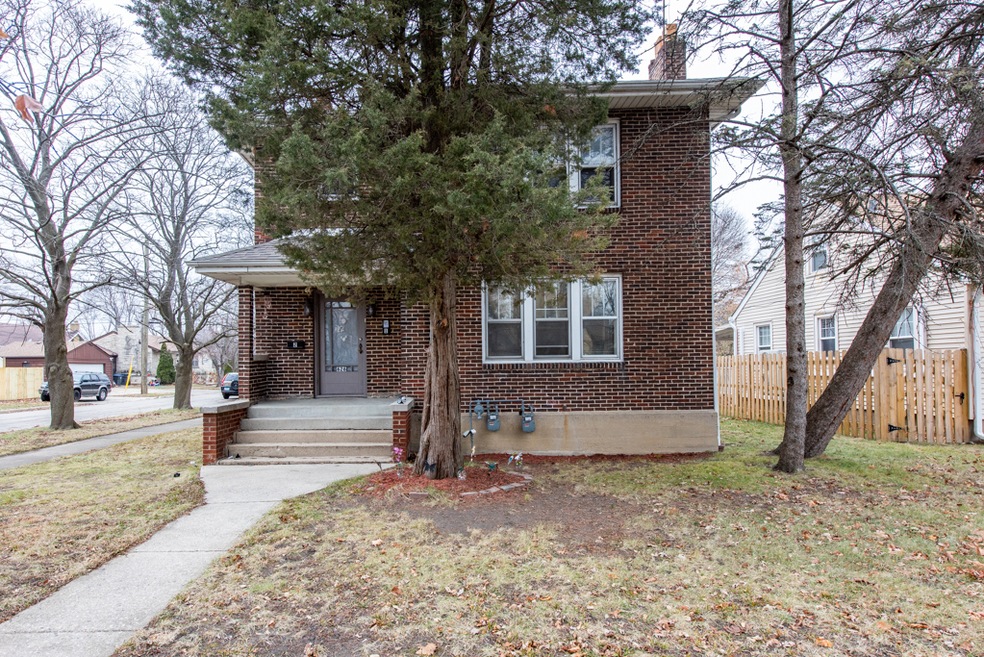 626 W Atlantic Ave unit 2, Waukegan, IL 60085 - photo 1
