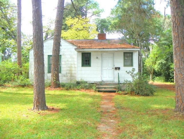 1504 Eager Ave, Albany, GA 31707 - photo 1