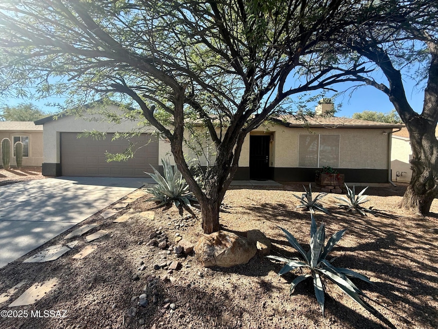 8667 N Golden Moon Way, Tucson, AZ 85743 - photo 1