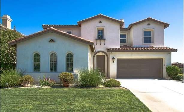 Great curb appeal, house faces westerly